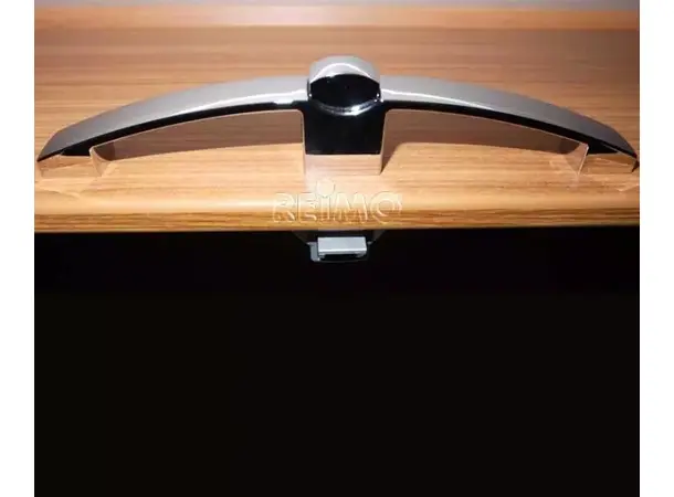 Møbelhåndtak krom skinnende metall | Caravan.no