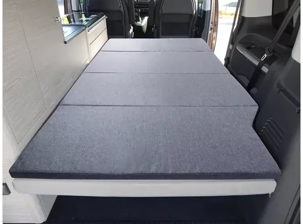 Sammenleggbar overmadrass til sovebenk | Caravan.no