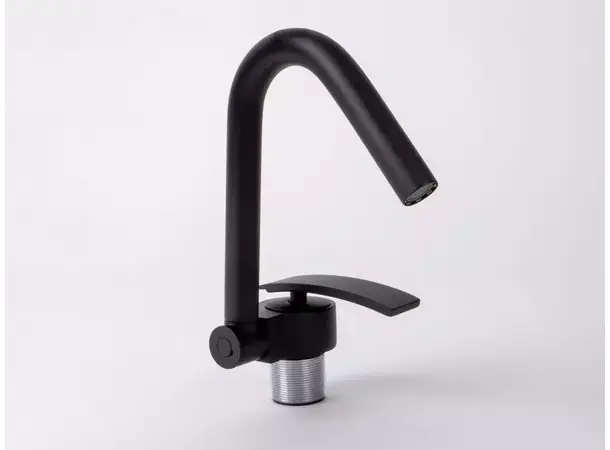 Sammenleggbar vannkran i svart 