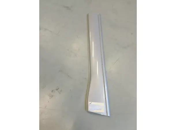 Sideskjørt høyre bak. 1555 G611 226758E 