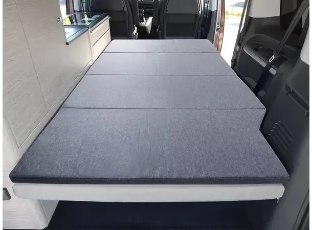 Sammenleggbar overmadrass til sovebenk | Caravan.no