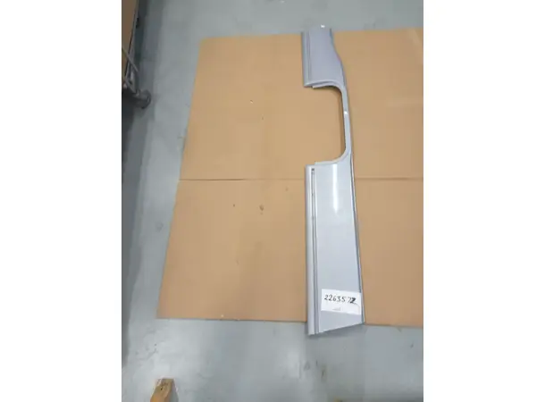 Sideskjørt høyre front 2025/937 G6 226357Z 