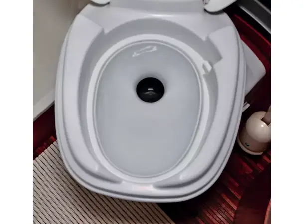 Porseleninnsats til Thetford toalett – Til C500 | Caravan.no