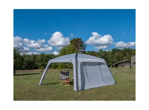 Sidevegg 400 x 400 cm med dør | Caravan.no