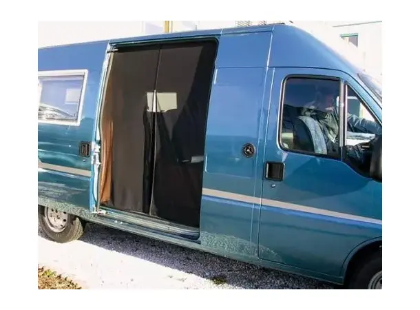 Myggnett til skyvedør med høyt tak | Caravan.no