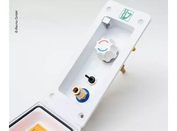 Vannstikkontakt – Med forblander + dusj + lås | Caravan.no