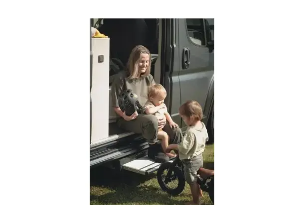 Thule SlideOut 12V G2 400 mm | Caravan.no