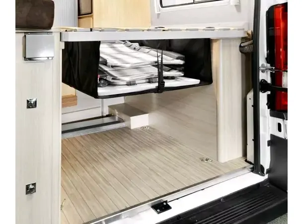 Zoombox1 for montering under baksengen | Caravan.no