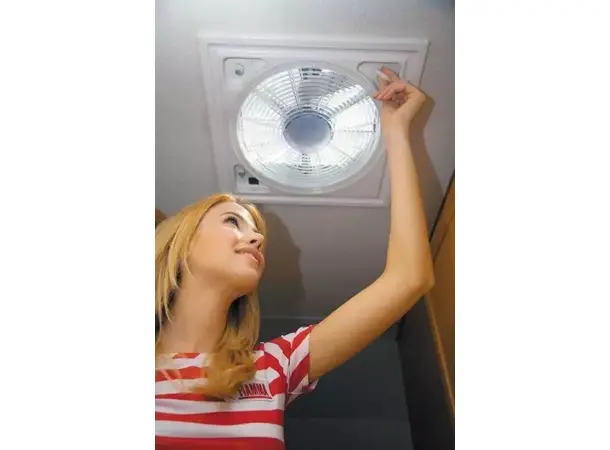 Fiamma takluke Turbo-Vent 12V 40x40 cm | Caravan.no