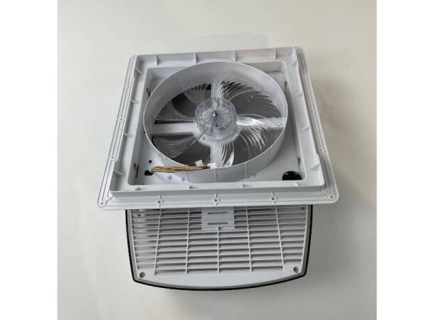 FMT Fan Plus takluke med vifte Sort topp Passer perfekt til 40 x 40 hull. 