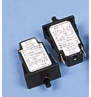 Automatisksikring både 12V og 230V 10A