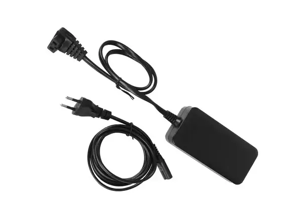 Carbest adapterkabel 100-240V | Caravan.no