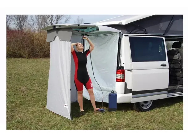 Dusjforheng til bakdør | Caravan.no