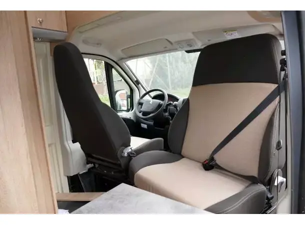 Dreibar dobbelsete svart/grå – Modell 650 | Caravan.no