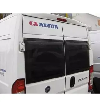 Ferdighengslet bakrute 816x650 mm Fiat Ducato fra 2007