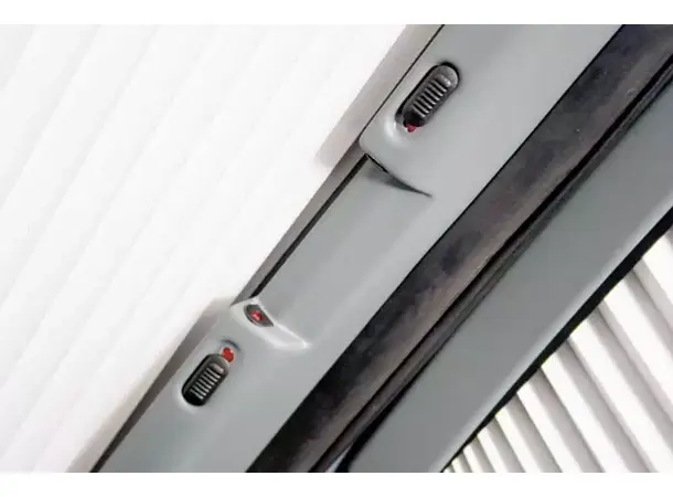 REMIfront-skygge IV venstre siderute Ducato 2007-2011 modell 